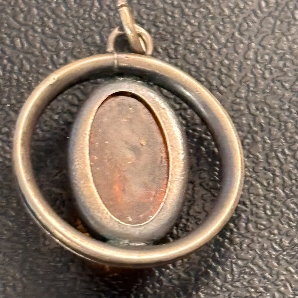 Vintage 925 Sterling Silver Stamped Oval Bezel set Baltic Amber 1" drop pendant - Picture 3 of 6